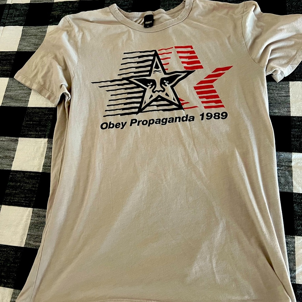 Vintage XL Obey Propaganda t-shirt in very good condition